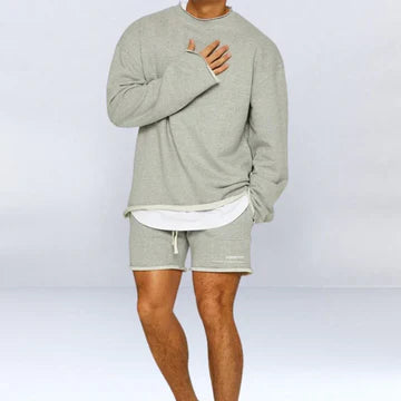 Ordinarie pris för MAXWELL långärmad tröja inklusive shorts